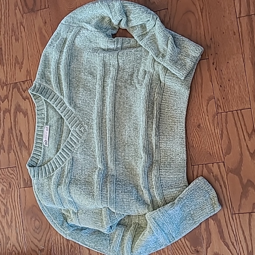 SO cropped sweater size M